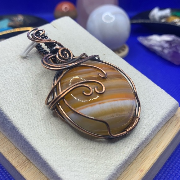 Beautiful Banded Agate Copoer Wire Wrapped Pendant with Your Choice of Chains! - Picture 2 of 9